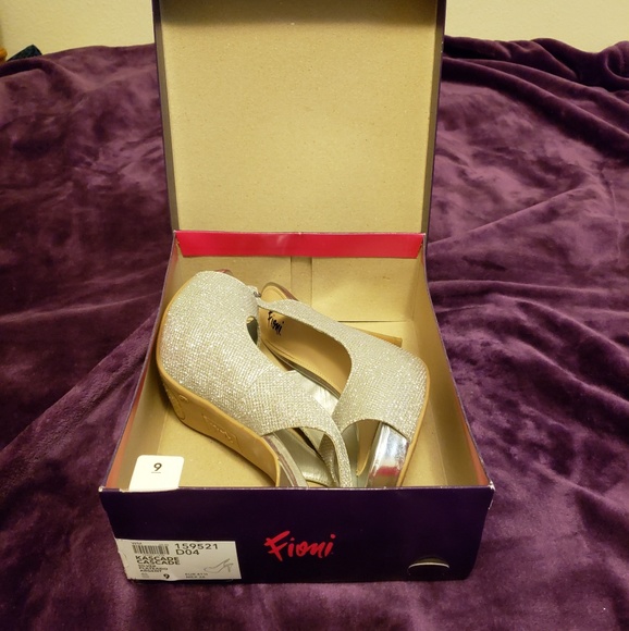 Fioni Sparkly Heels - Picture 6 of 7